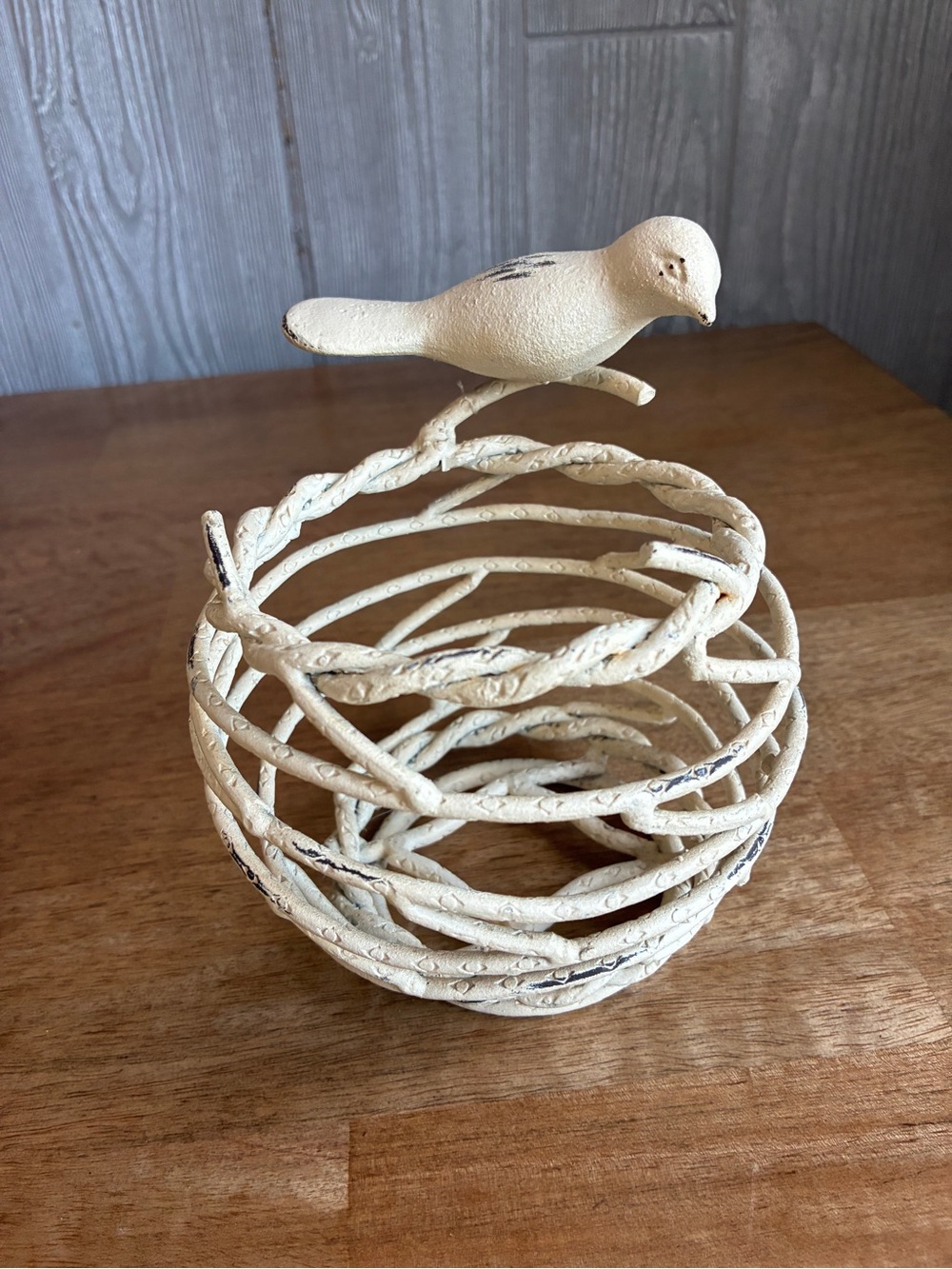 Distressed White Metal Bird Nest W/Bird Woven Twisted Metal